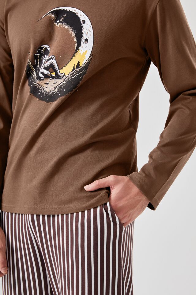 Erkek Pamuklu Uzun Kollu Üst Astronot Baskılı Alt Çizgili Pijama Takımı Kahverengi - Beyaz - 2XL