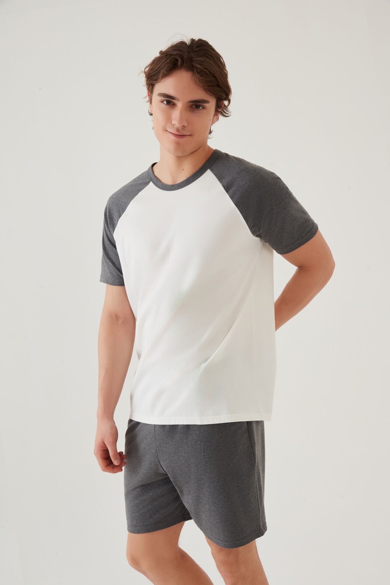 Erkek Pamuklu Cep Detaylı Reglan Kol Pijama Takımı Gri - Ekru - S