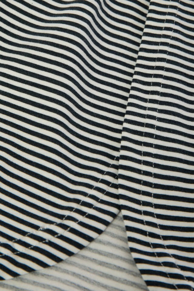 Kadın Pamuklu Yandan Yırtmaç Detaylı Çizgili Kısa Kollu Şort Takımı XL - Ekru - Siyah