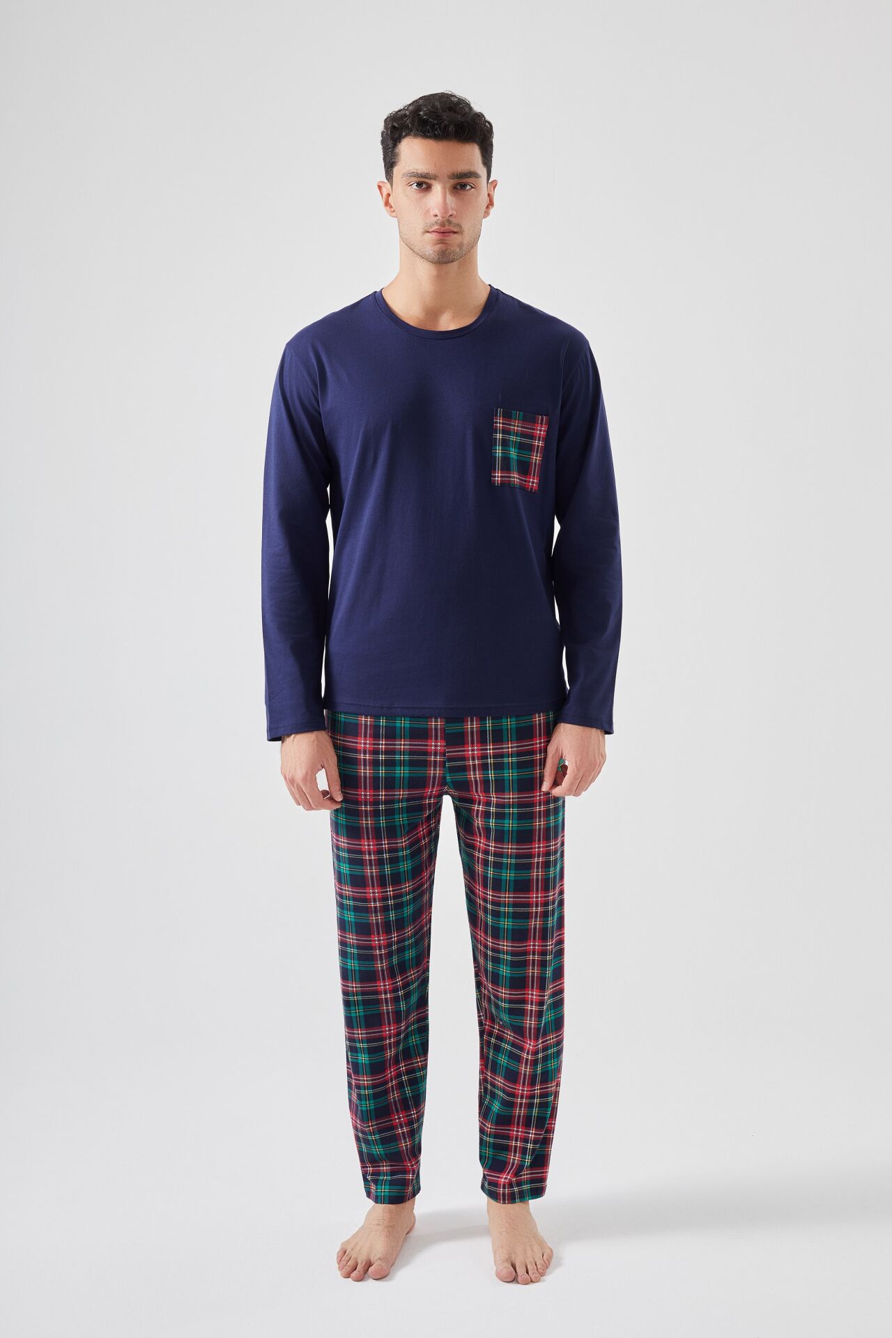 Erkek Pamuklu Göğüs Cepli Ekose Desenli Uzun Kollu Cep Detaylı Pijama Takımı Lacivert  -  Kırmızı - 2XL