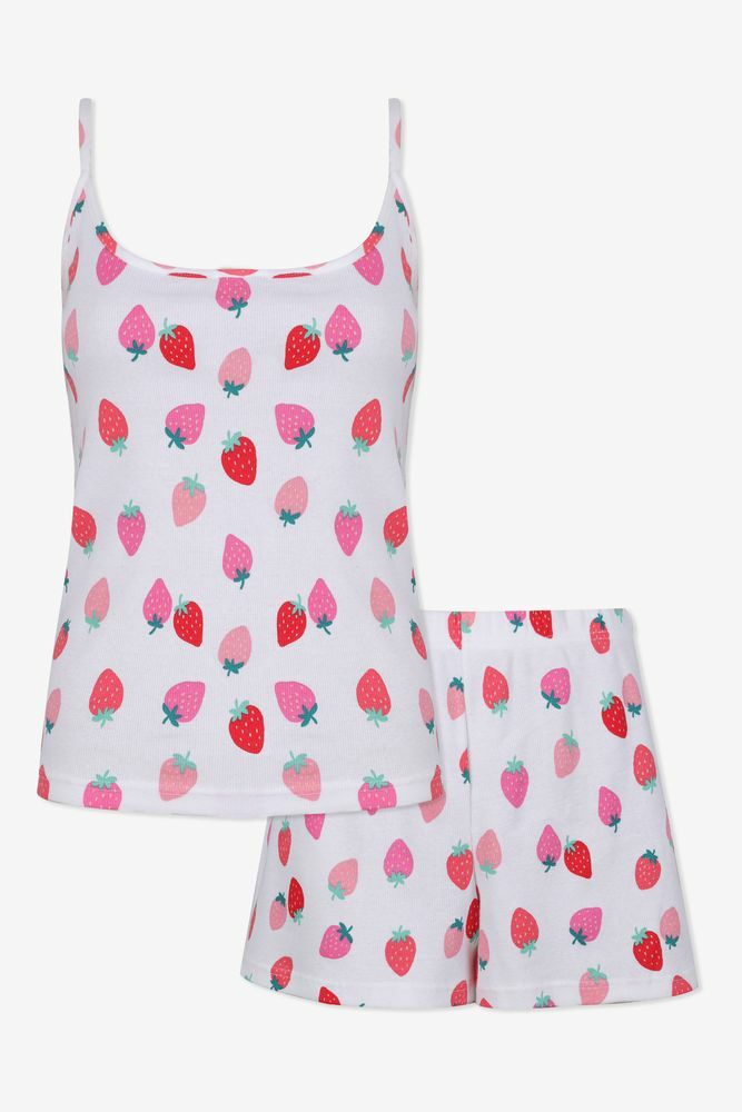 Kadın Pamuklu İp Askılı Çilek Desenli Şortlu Pijama Takımı