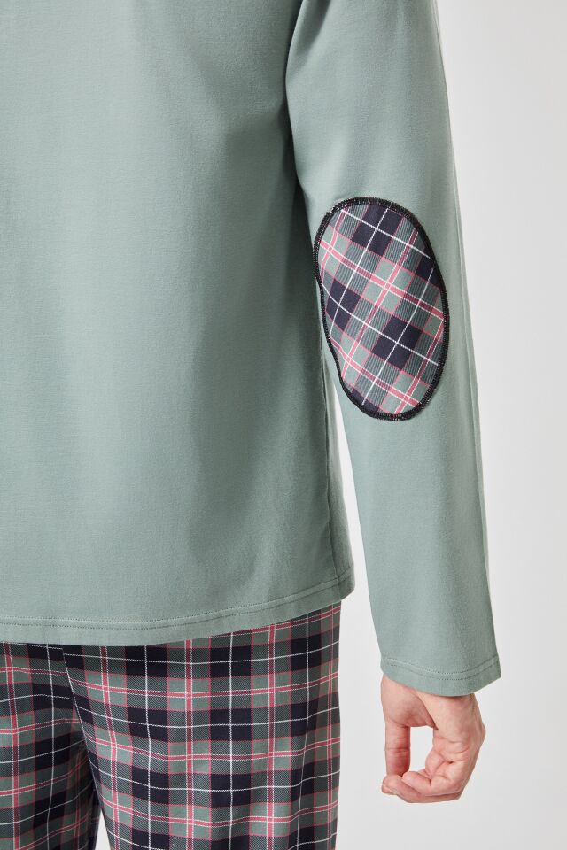 Erkek Pamuklu Uzun Kollu Yamalı Ekose Desenli Pijama Takımı Yeşil  - Kırmızı - L