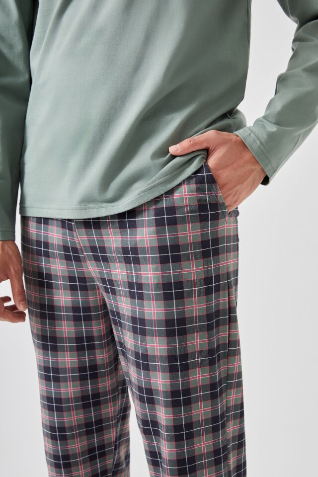Erkek Pamuklu Uzun Kollu Yamalı Ekose Desenli Pijama Takımı Yeşil  - Kırmızı - XL