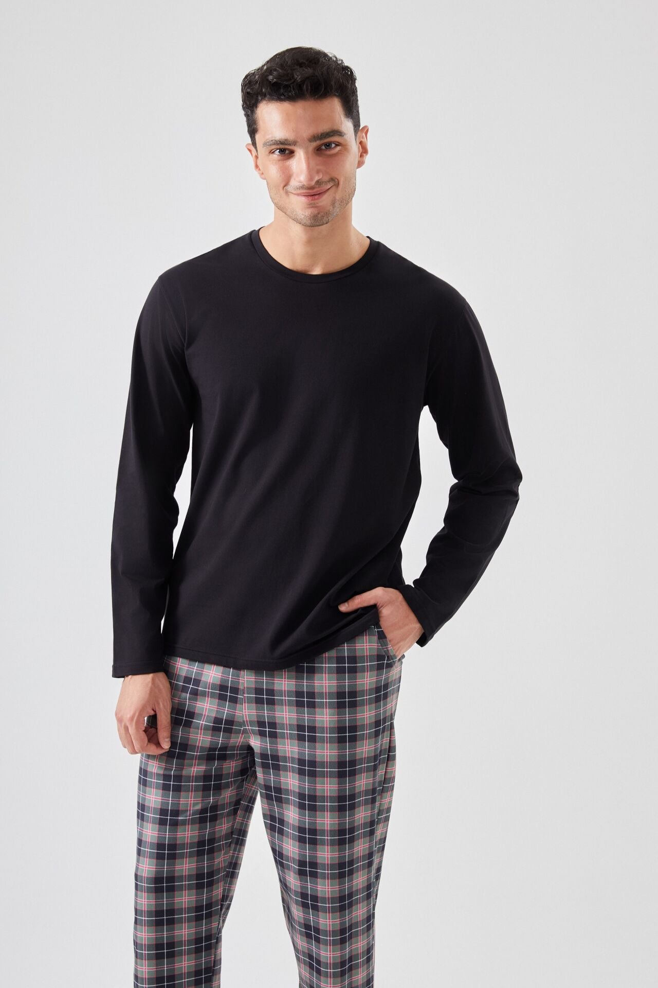 Erkek Pamuklu Uzun Kollu Yamalı Ekose Desenli Pijama Takımı Siyah - Kırmızı - 2XL