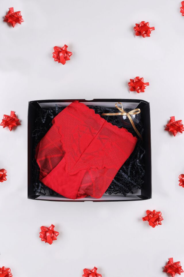 Sevgililer Günü Temalı Kadın Kalp Detaylı Dantelli Külot S/M - Kırmızı