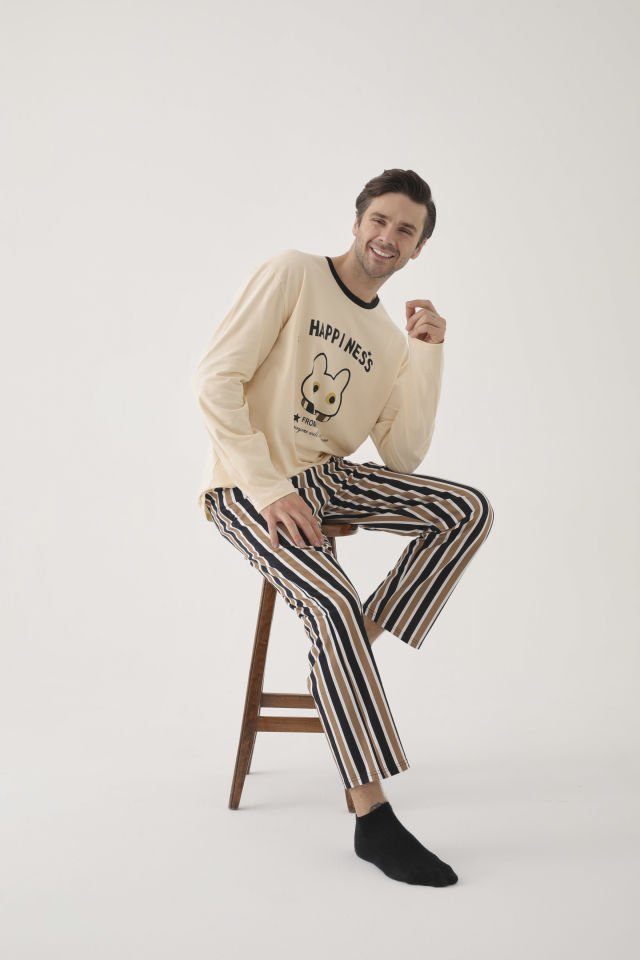 Erkek Pamuklu Uzun Kollu Üst Baskılı Alt Çizgili Cep Detaylı Pijama Takımı