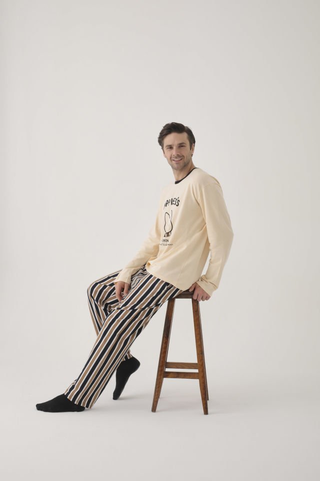 Erkek Pamuklu Uzun Kollu Üst Baskılı Alt Çizgili Cep Detaylı Pijama Takımı