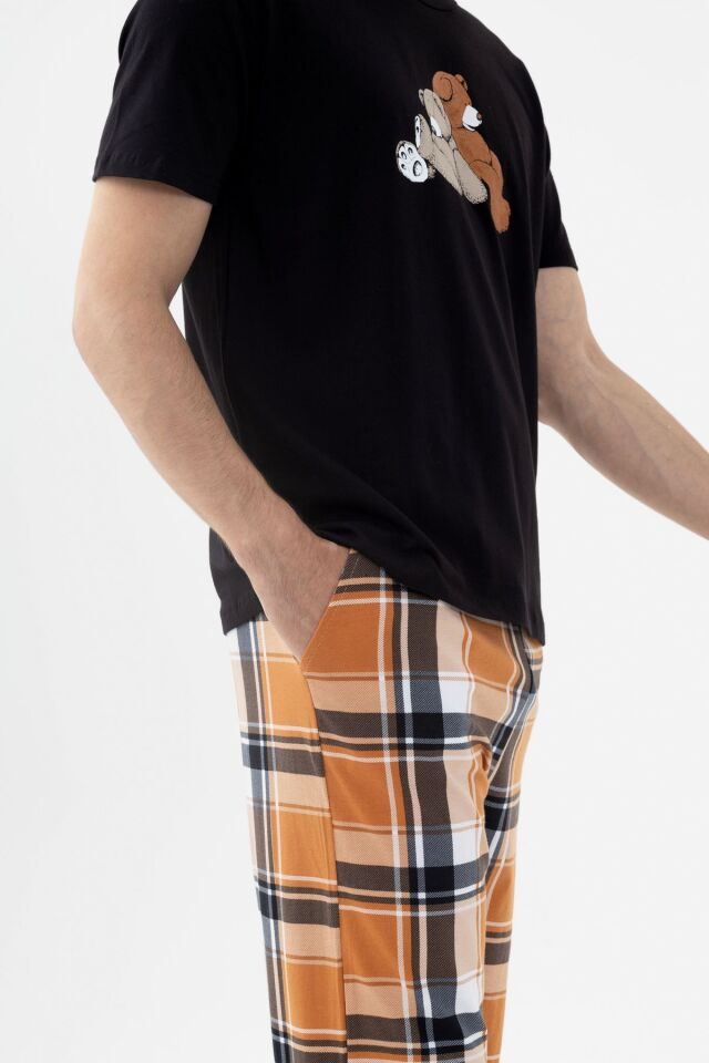 Erkek Kısa Kollu Pamuklu Ekose Desenli Ayıcık Baskılı Pijama Takımı KO60101 Bal Ekose Ayıcık Desen - S