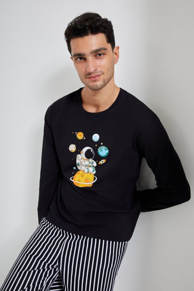 Erkek Pamuklu Uzun Kollu Üst Astronot Baskılı Alt Çizgili Pijama Takımı Siyah - Beyaz - S