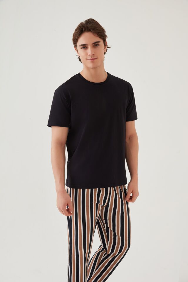 Erkek Kısa Kollu Pamuklu Cepli Çizgili Desenli Pijama Takımı Kahverengi - Siyah - 2XL