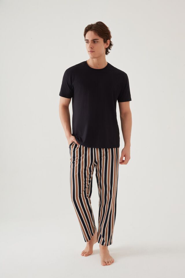 Erkek Kısa Kollu Pamuklu Cepli Çizgili Desenli Pijama Takımı Kahverengi - Siyah - 2XL