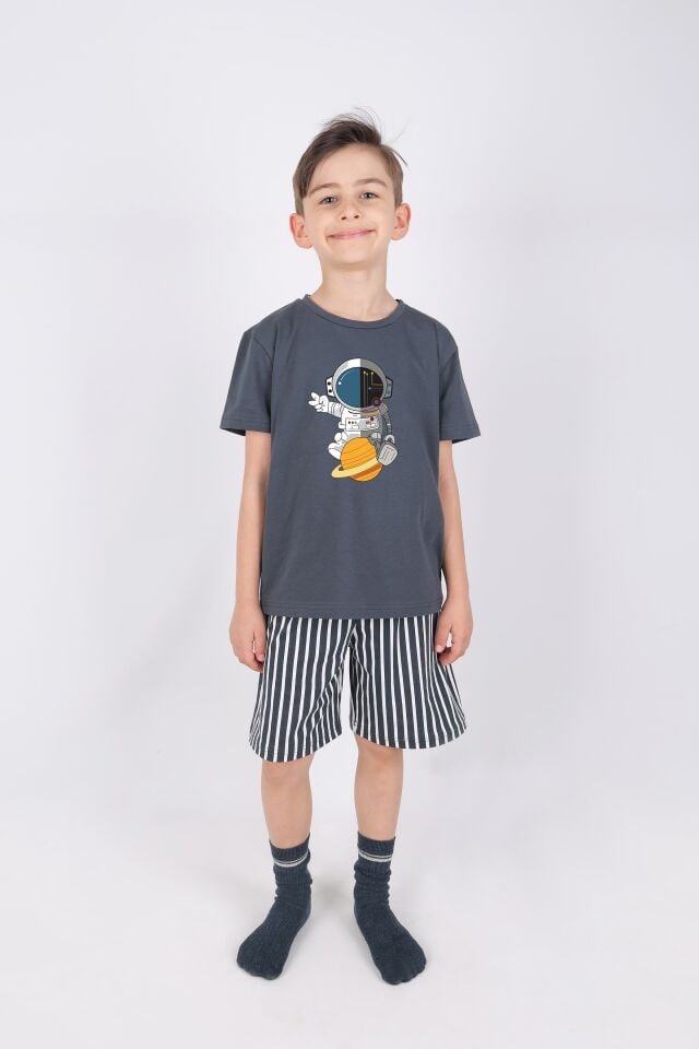 Erkek Çocuk Pamuklu Kısa Kollu Üst Astronot Baskılı Alt Çizgili Şortlu Takım 5-6 Yaş - Füme - Beyaz