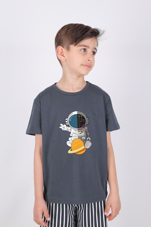 Erkek Çocuk Pamuklu Kısa Kollu Üst Astronot Baskılı Alt Çizgili Şortlu Takım 5-6 Yaş - Füme - Beyaz