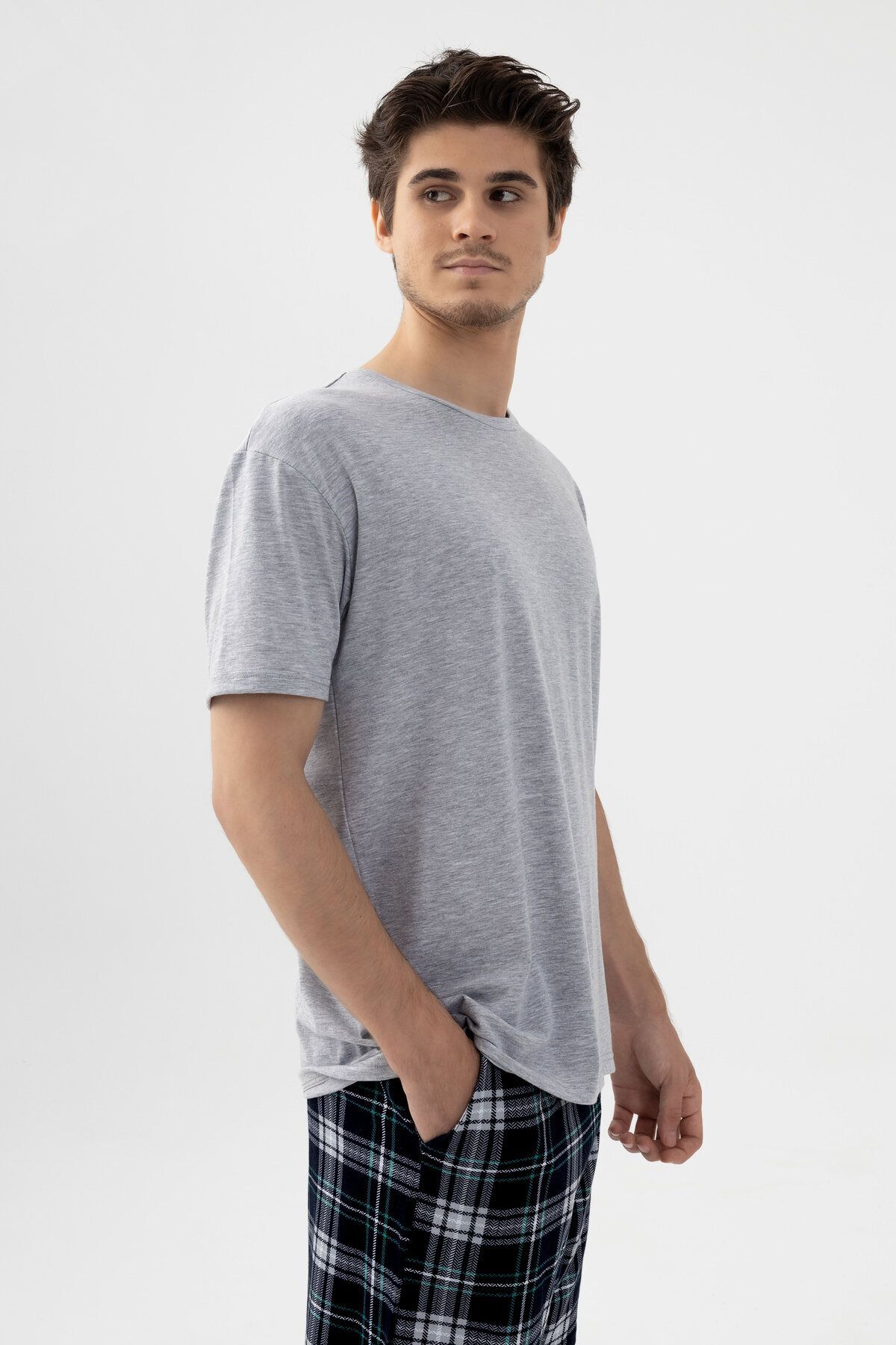 Erkek Gri Melanj Alt Desenli Şortlu Pijama Takımı KO6305TS-3 Üst Gri Melanj Alt Desenli - M - KO6305TS-3 Üst Gri Melanj Alt Desenli - M