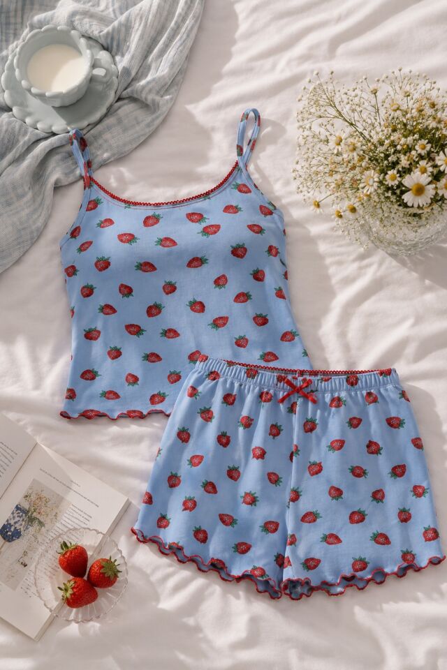 Kadın İp Askılı Çilek Desenli Pamuklu Şortlu Pijama Takımı Mavi - Kırmızı - XL