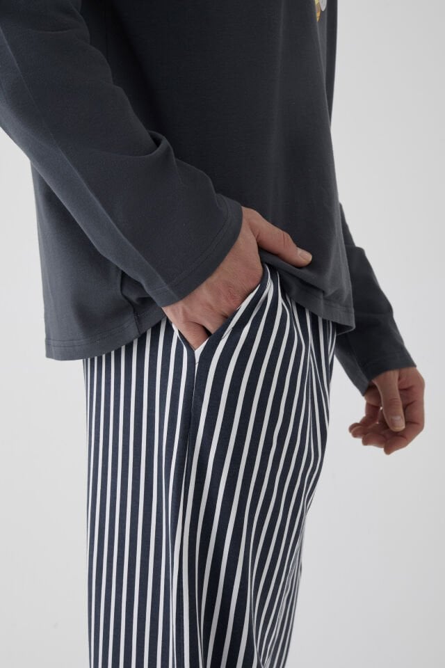 Erkek Pamuklu Uzun Kollu Üst Astronot Baskılı Alt Çizgili Pijama Takımı