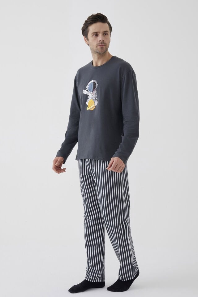 Erkek Pamuklu Uzun Kollu Üst Astronot Baskılı Alt Çizgili Pijama Takımı