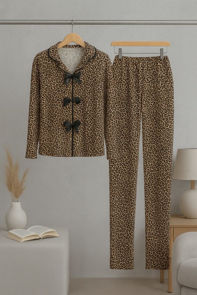 Kadın Yumuşak Dokulu Leopar Desenli Fiyonklu Uzun Kollu Gömlek Yaka Pijama Takımı Kahverengi - L/XL